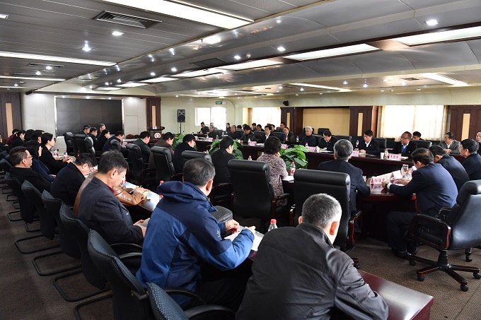 tu 2我校召开党委六届十二次全委（扩大）会